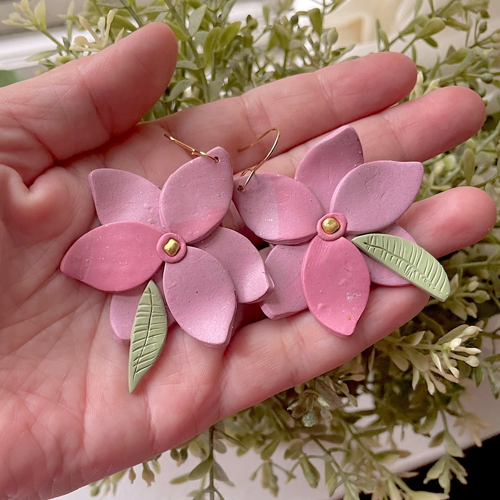 Oversized Pink Flower Earrings 🌸🌸🌸